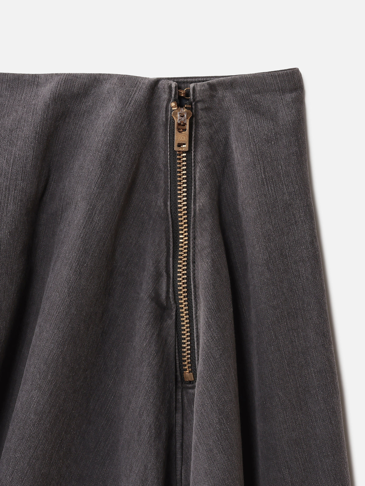 JUPE MI-LONGUE ÉVASÉE EN SATIN À DOS ÉLASTIQUÉ
