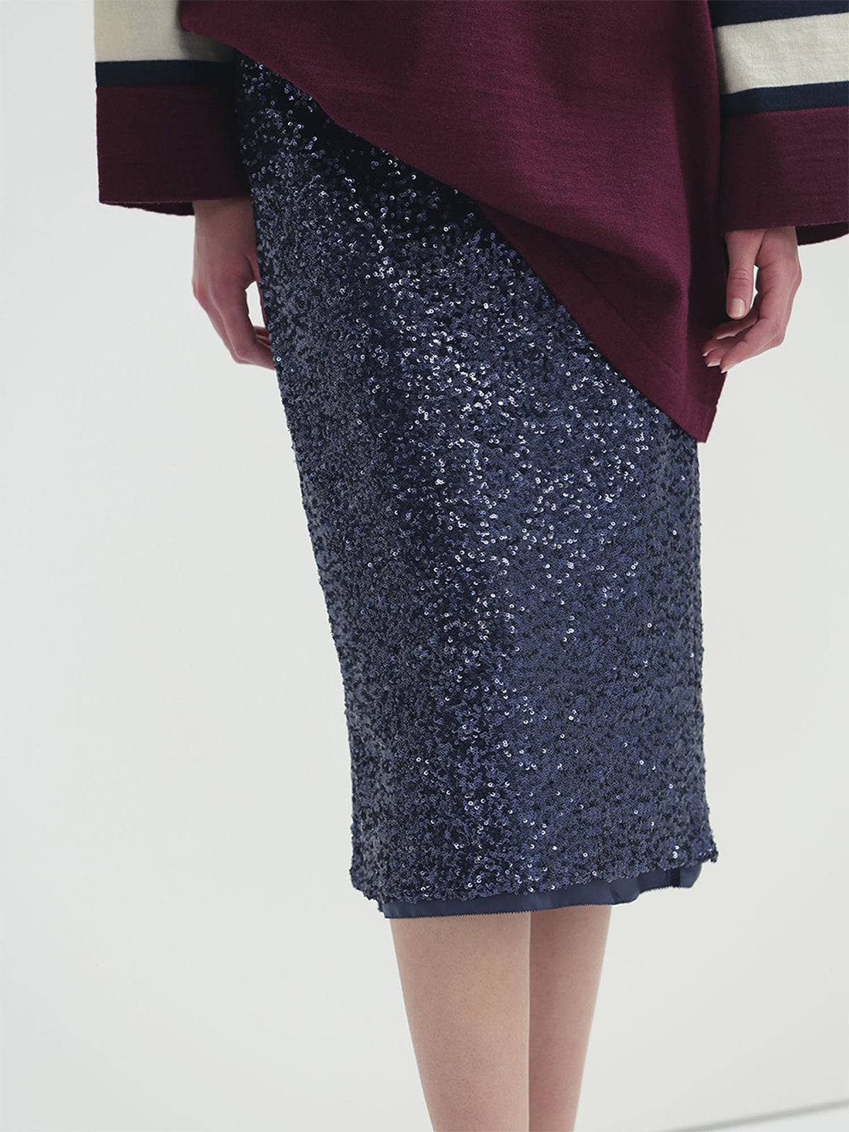 LOW WAIST STRAIGHT SKIRT WITH SEQUINS