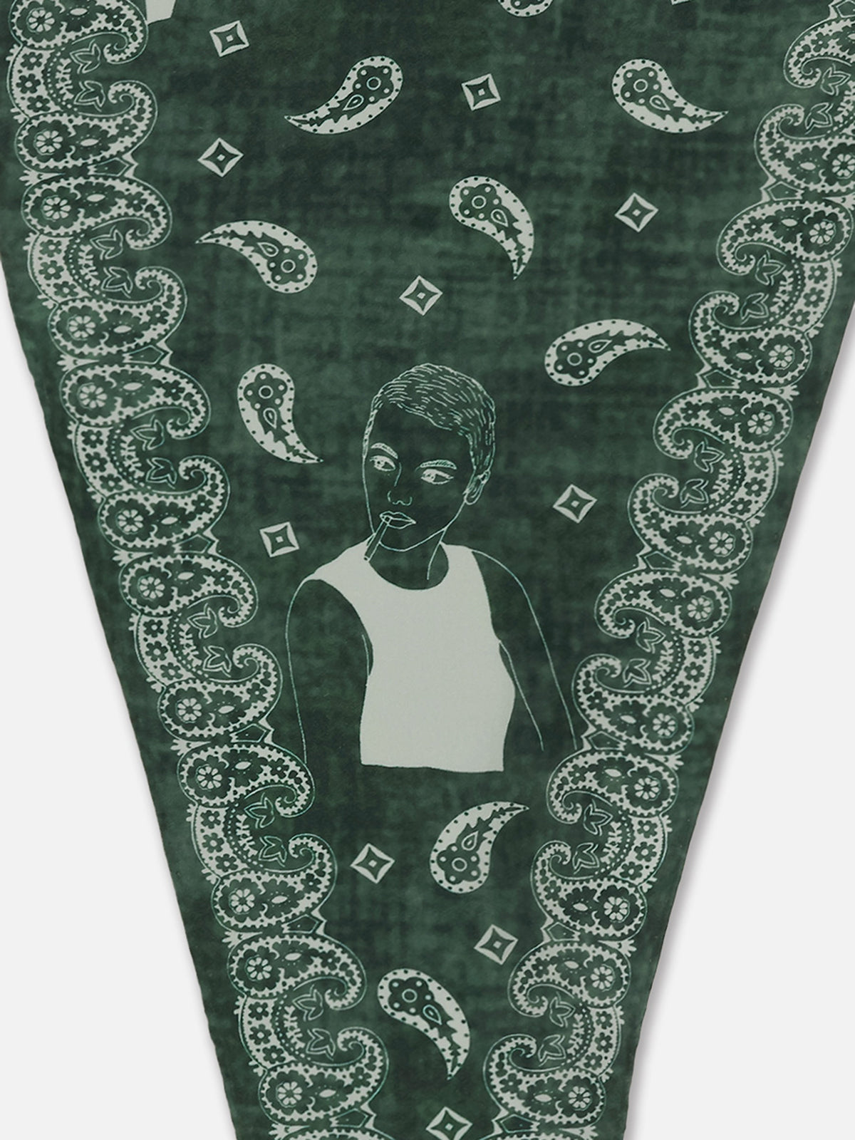 GRAPHIC PAISLEY DIAMOND SCARF