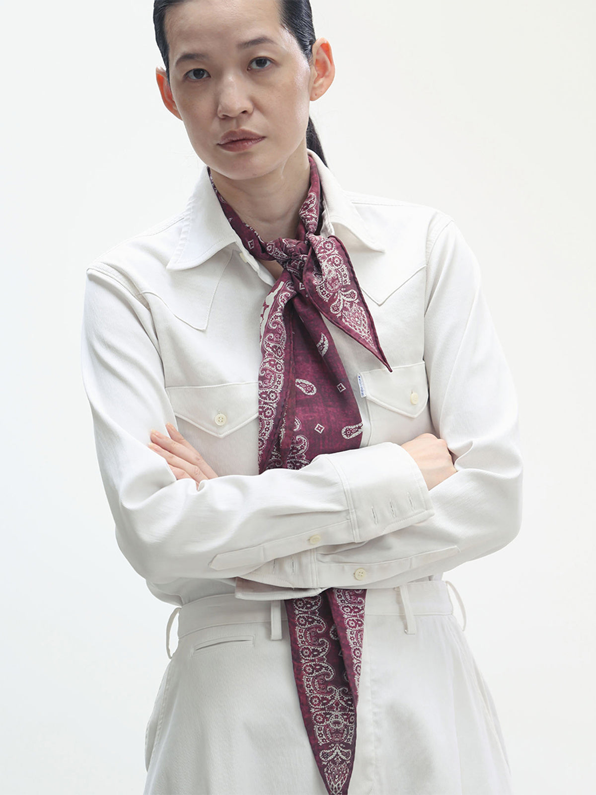 GRAPHIC PAISLEY DIAMOND SCARF